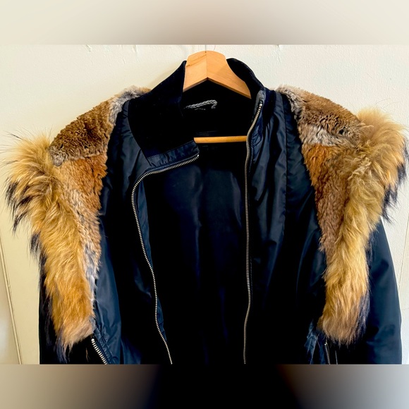 TRISH Powder Touch down coat with natural fur signature Mackage Collar - Picture 4 of 16